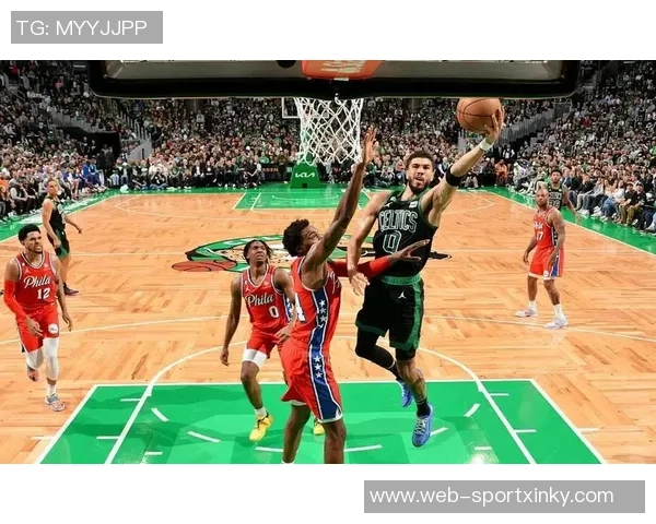 揭幕战主场对决76人杰伦布朗因左腿筋拉伤出战存疑 揭幕战主场对决76人杰伦布朗因左腿筋拉伤出战存疑