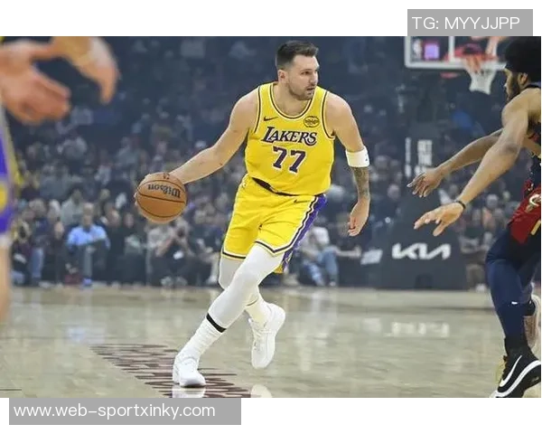 东契奇腹股沟MRI结果良好雷迪克表示他的状态将每日观察 东契奇腹股沟MRI结果良好雷迪克表示他的状态将每日观察