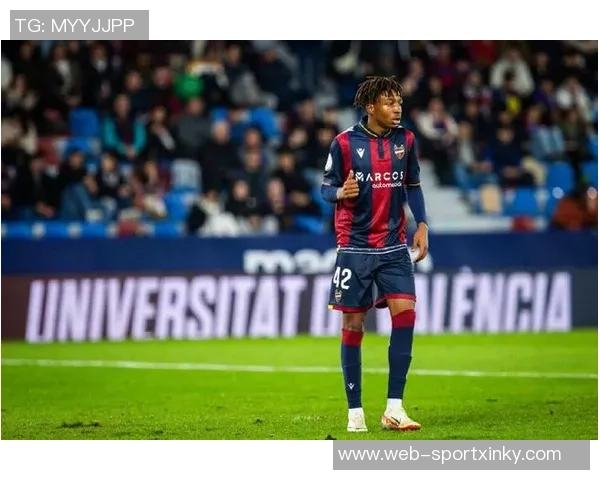 埃尔切租借罗马年轻右后卫布巴桑加雷并附带买断条款